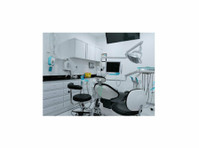Hadiya Dental Center (2) - Стоматолози
