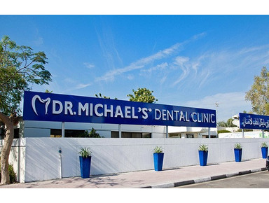 Dr Michael's Dental Clinic - Hammaslääkärit