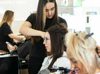 Lacy Locks Hair Extensions Milton Keynes (6) - Hairdressers