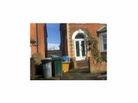 Reliable Skip Hire Gloucester (2) - Serviços de Casa e Jardim