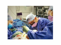 Mr Andrew Pieri MBBS MRes FRCS (1) - Chirurgia plastyczna