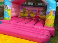 Fylde Coast Bouncy Castles (1) - Дети и Cемья