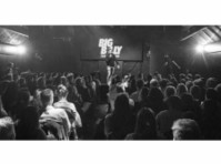 Big Belly Bar & Comedy Club London (3) - Барове и салони