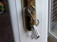 Lockdown Locksmith (5) - Security services