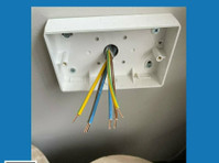 Lrt Electrical Surrey Ltd (4) - Elektriķi