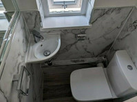 Bathrooms by The Plumbing Doctor (5) - Celtniecība un renovācija