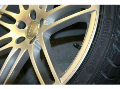 Awesome Wheels Ltd - Alloy Wheel Refurbishment - Car Repairs & Motor Service