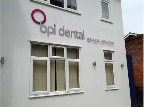 The Birmingham Periodontal and Implant Centre - Dentistes