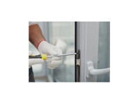 Abacus Locksmiths (1) - Security services