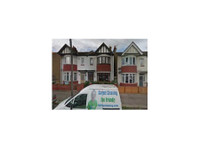 Roffey Carpet Cleaning (1) - Cleaners & Cleaning services