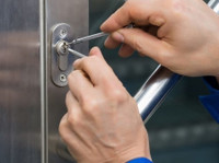 The Best Locksmith in Coventry (1) - Security services