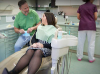 Keppel Advanced Dentistry (8) - Hammaslääkärit