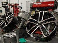 Pristine Alloy Wheel Refurbishment Leicester (4) - Reparaţii & Servicii Auto
