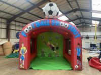 Inflatable World Ltd (3) - Giocattoli e prodotti per bambini