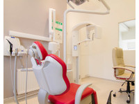 Notting Hill Dental Clinic (3) - Zubní lékař