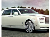 Hire A Rolls Royce (6) - Taxi Companies