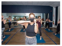 Anchor Barre Fitness & Wellness Studio (1) - Săli de Sport, Antrenori Personali şi Clase de Fitness