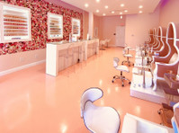 Shades of Color (4) - Beauty Treatments