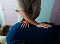 Listening Hand Therapeutic Massage (1) - صحت اور خوبصورتی