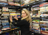 Bookish Corner (1) - Kirjat, kirjakaupat ja toimistotarvikkeet