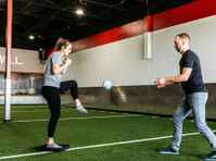 Bret Gardner, Gardner Sports Physical Therapy (2) - Алтернативна здравствена заштита