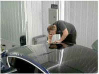 BlackGlass Window Tinting + More (1) - Reparação de carros & serviços de automóvel
