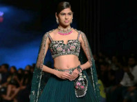 India Fashion X (1) - Apģērbi