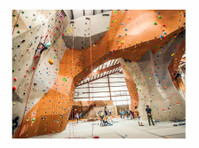 Vertical Rock Climbing & Fitness Center (1) - Тренажеры, Личныe Tренерa и Фитнес