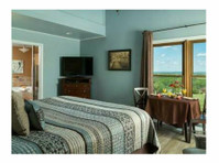 Cedar Crest Lodge (2) - Hotels & Hostels