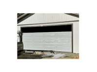 Master Garage Door and Gate Repair (2) - Construction Services