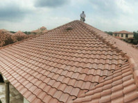 McAllen Valley Roofing Co. (2) - Riparazione tetti