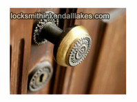 Lakes Mobile Locksmith (1) - Security services