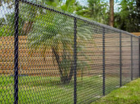 Tallahassee Fencing Co (1) - Home & Garden Services