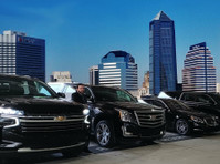 Jacksonville Black Car Limo Service (4) - Градски водачи