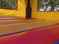 Camellia Inflatables (2) - Spiele & Sport
