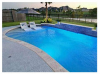 Limitless Custom Pools and Backyards (2) - Services de construction