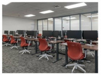 Studio Workspaces (1) - Przestrzeń biurowa