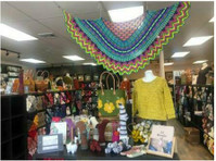 Biscotte Yarns Knitting Store (1) - خریداری