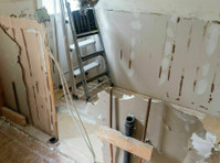 Seattle Bathroom Guys (2) - Stavba a renovace
