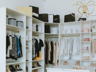 Friendly Closet Organizer (1) - Clothes