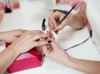 Nails Salon by Hailey Refa (1) - Третмани за убавина