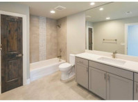 West Palm Beach Bathroom Experts (1) - Stavba a renovace