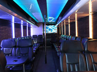 Tampa Limousine Bus (1) - Коли под наем