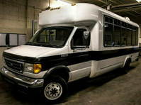 Dayton Limo Bus (1) - گاڑیاں کراۓ پر