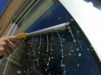 Satori Window Cleaning (1) - Čistič a úklidová služba