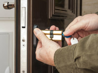 everyday locksmith llc (4) - Home & Garden Services