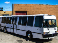 Las Vegas Limousine Bus (2) - Автомобилски транспорт