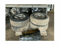 Pikipola Tires & Auto Services (1) - گڑیاں ٹھیک کرنے والے اور موٹر سروس