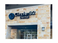 Circle 32 Dental (1) - Zubní lékař