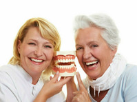 Dr. Kamila Holistic Dental And Wellness Center (3) - Stomatologi